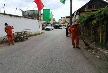 همراهی و همدلی رئیس شورای اسلامی ضیابر با پاکبانان زحمت‌کش شهرداری