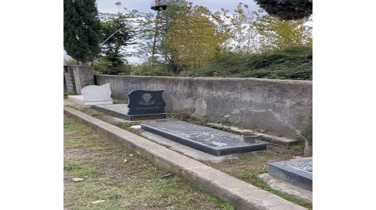 عملیات کوتاهی علف‌های هرز، شست‌وشو و ضدعفونی‌کردن محوطه گلزار شهدا