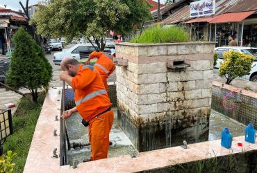 عملیات تعمیر، شست‌وشو و ضدعفونی آب‌نمای داخل بازار