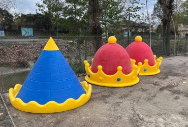 ورود و تخلیه تجهیزات پلی‌اتیلن مجموعه بازی پارک کودک ضیابر